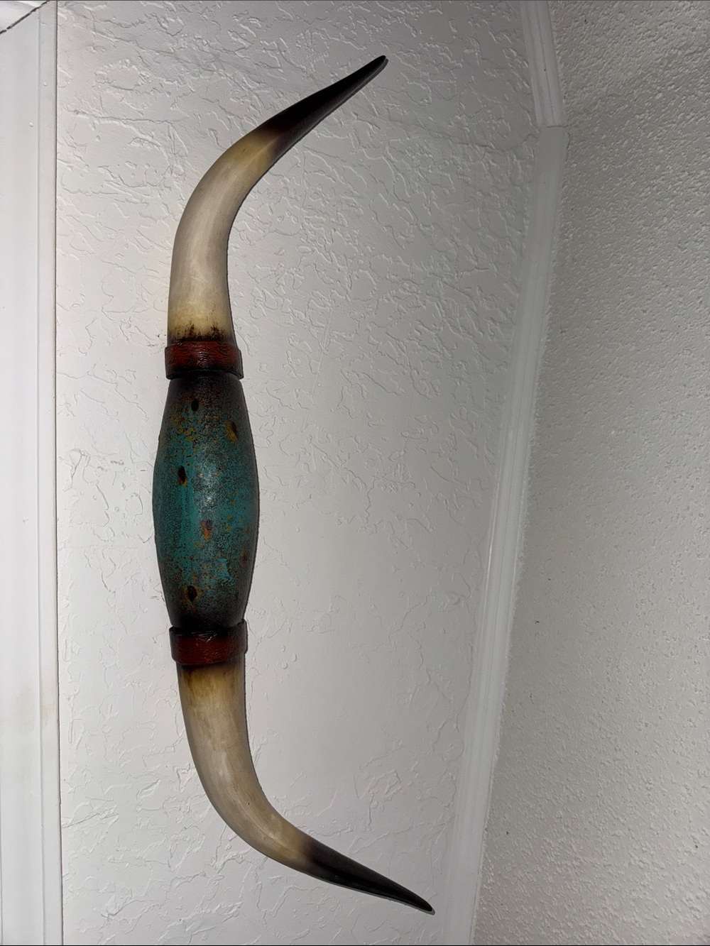 Decorative Wall Horn Accent in Teal and Cream